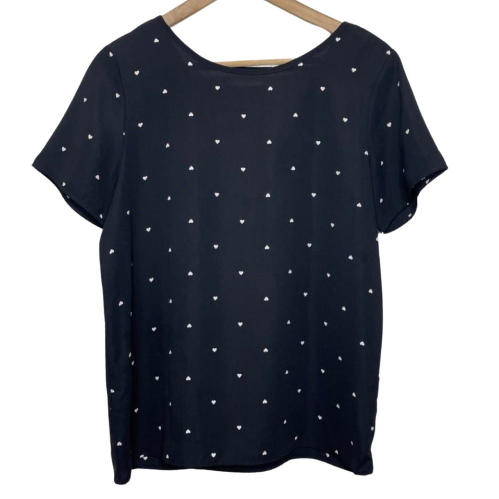 LE LIS | Black Short Sleeve Blouse with Heart Print and V-Neck Back | Size S